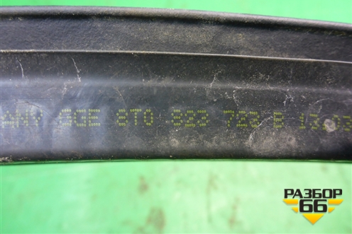 Уплотнитель капота (на решётку стеклоочистителей) (8T0823723B) для Audi A4 (В8) с 2007-2015г (А4)