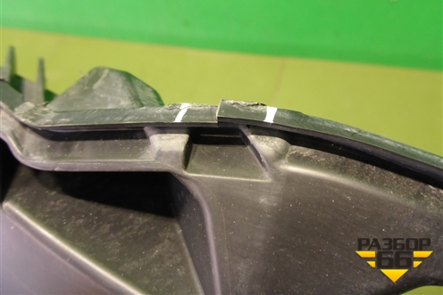 Кронштейн переднего бампера правый (4M0807096G) для Audi Q7 c 2015г (Ку 7)