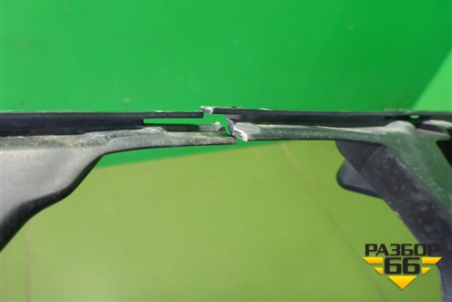 Кронштейн переднего бампера правый (4M0807096G) для Audi Q7 c 2015г (Ку 7)