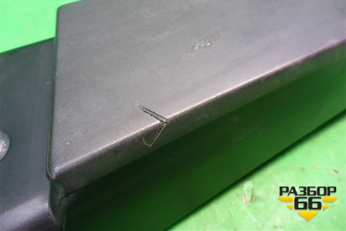 Накладка стойки (центральной правой) (8200073436) для Renault Megane 2 с 2002-2009г (Меган)