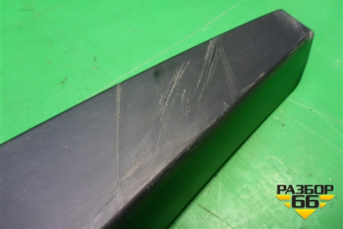 Накладка стойки (центральной правой) (8200073436) для Renault Megane 2 с 2002-2009г (Меган)