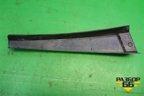 Накладка стойки (центральной правой) (8200073436) для Renault Megane 2 с 2002-2009г (Меган)