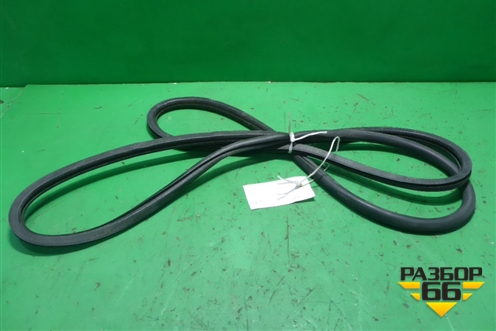 Уплотнитель двери передней левой (7L0867365A) для Volkswagen Touareg c 2002-2010г (Туарег)