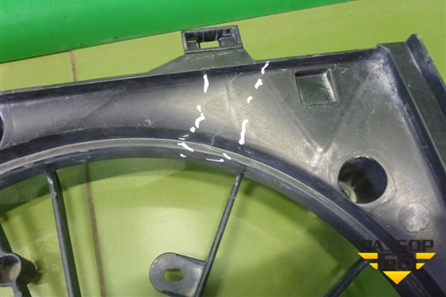 Диффузор вентилятора (1671136120) для Toyota Camry V50 с 2011-2018г (Камри)