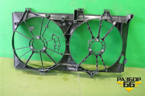 Диффузор вентилятора (1671136120) для Toyota Camry V50 с 2011-2018г (Камри)