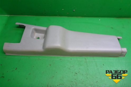 Обшивка стойки центральная нижняя правая для Iveco Daily с 2006-2011г (Дейли)