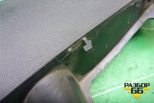 Держатель задней полки левый (1Z5867761C) для Skoda Octavia (А5) с 2004-2013г (Октавия)