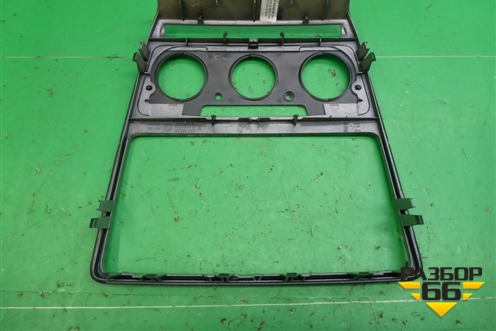 Рамка магнитолы (1Z0858069BD) для Skoda Octavia (А5) с 2004-2013г (Октавия)