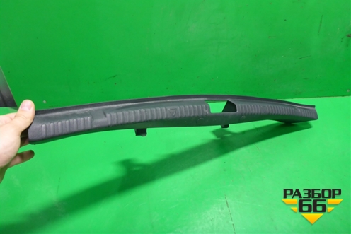 Обшивка багажника на заднюю панель (5JA863485B) для Skoda Rapid с 2013г (Рапид)