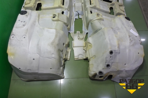 Покрытие напольное (правый руль) (8R2863021B) для Audi Q5 c 2008-2017г (Ку 5)