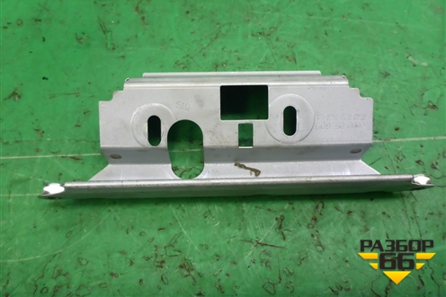 Кронштейн (кнопки открывания багажника) (8R0827569A) для Audi Q5 c 2008-2017г (Ку 5)