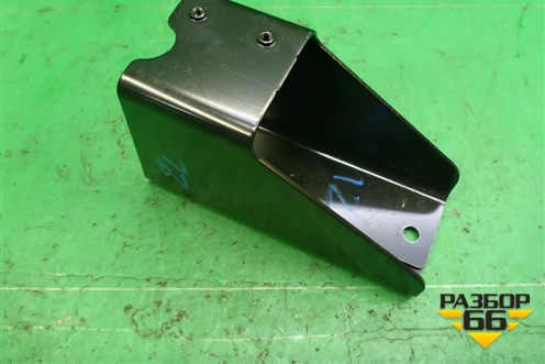 Кронштейн (крепления буксировочной петли левый) (8R0813383) для Audi Q5 c 2008-2017г (Ку 5)