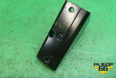 Кронштейн (крепления буксировочной петли правый) (8R0813384) для Audi Q5 c 2008-2017г (Ку 5)