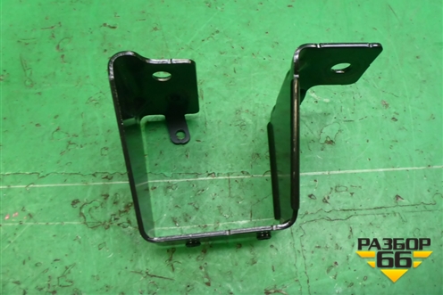 Кронштейн (крепления буксировочной петли) (8R0813384H) для Audi Q5 c 2008-2017г (Ку 5)