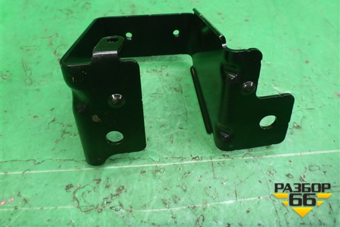 Кронштейн (крепления буксировочной петли) (8R0813384H) для Audi Q5 c 2008-2017г (Ку 5)