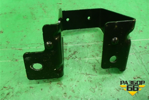 Кронштейн (крепления буксировочной петли) (8R0813383H) для Audi Q5 c 2008-2017г (Ку 5)