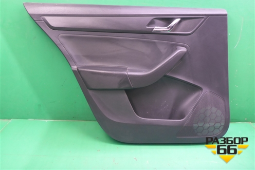 Обшивка двери задней левой под электрику (60U867023) для Skoda Rapid с 2013г (Рапид)