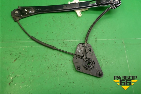 Стеклоподъёмник электрический задний левый (без моторчика) для Skoda Rapid с 2013г (Рапид)