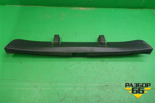 Обшивка багажника на заднюю панель (5JA863485B) для Skoda Rapid с 2013г (Рапид)