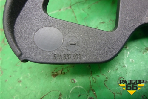 Накладка двери передней левой уголок (5JA837973) для Skoda Rapid с 2013г (Рапид)