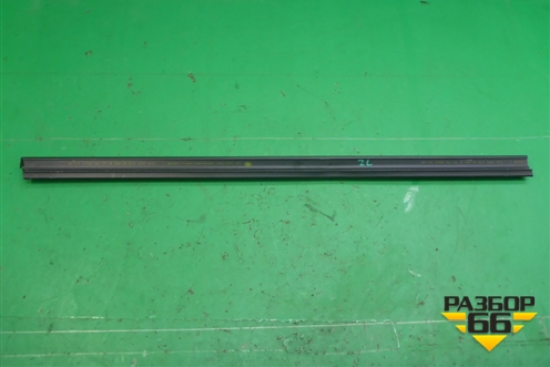 Накладка стекла заднего левого (5JA839479) для Skoda Rapid с 2013г (Рапид)