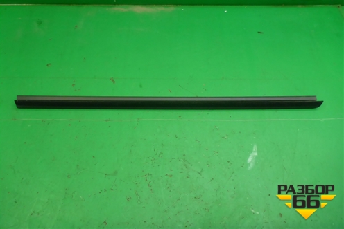 Накладка стекла заднего правого (5JA839479) для Skoda Rapid с 2013г (Рапид)