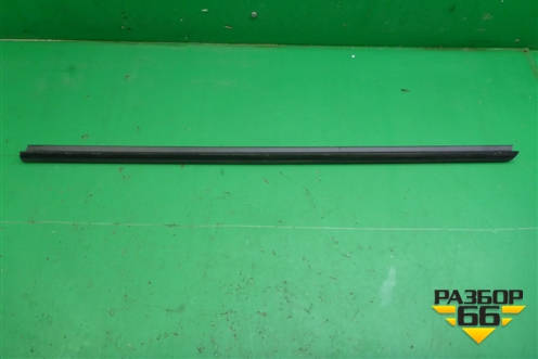 Накладка стекла переднего левого (5JA837479) для Skoda Rapid с 2013г (Рапид)