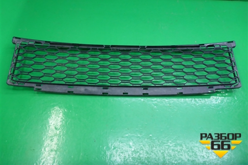 Решетка в передний бампер центральная для BMW X2 F39 с 2018г (Х2 Ф39)