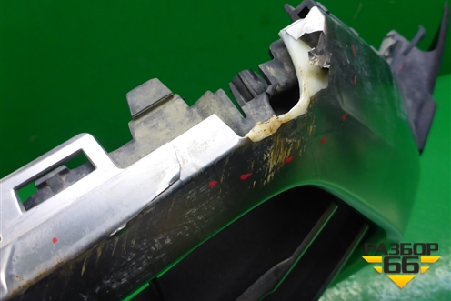 Решетка радиатора (до 2019г под парктроник) (4M0853651) для Audi Q7 c 2015г (Ку 7)