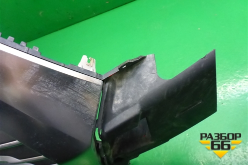 Решетка радиатора (до 2019г под парктроник) (4M0853651) для Audi Q7 c 2015г (Ку 7)