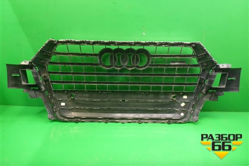 Решетка радиатора (до 2019г под парктроник) (4M0853651) для Audi Q7 c 2015г (Ку 7)