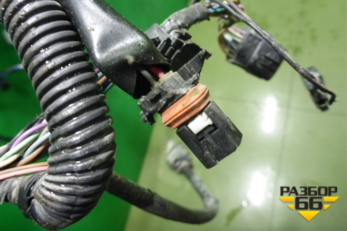 Проводка подкапотная для Toyota Isis c 2004-2018г (Исис)