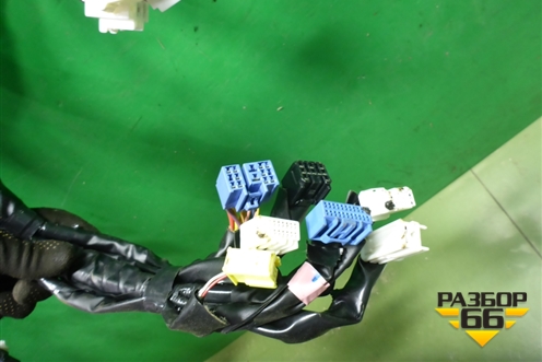 Проводка подкапотная для Toyota Isis c 2004-2018г (Исис)