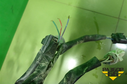 Проводка подкапотная для Toyota Isis c 2004-2018г (Исис)