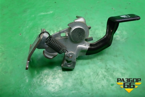 Ручка открывания лючка бензобака для Toyota Isis c 2004-2018г (Исис)