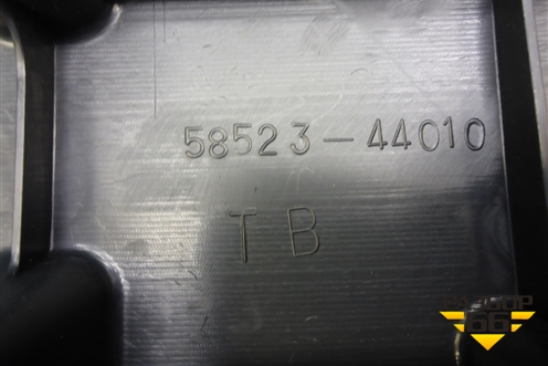 Кронштейн (5852344010) для Toyota Isis c 2004-2018г (Исис)