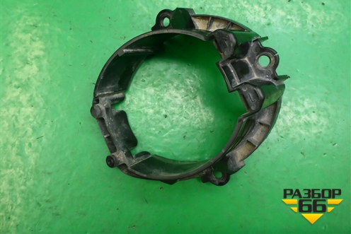 Кронштейн ПТФ левый для Toyota Isis c 2004-2018г (Исис)