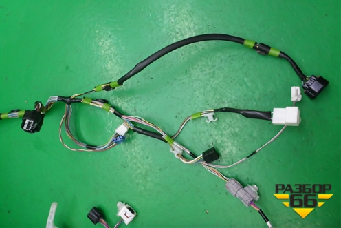 Проводка двери передней левой (8215244420) для Toyota Isis c 2004-2018г (Исис)