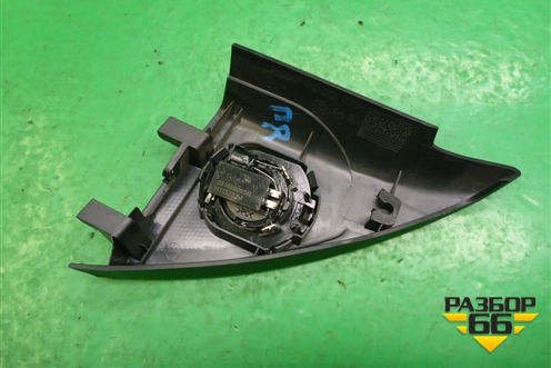 Накладка двери передней правой уголок (8450008047) для VAZ Vesta/Веста с 2015г