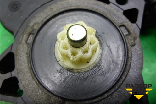 Моторчик стеклоподъёмника передний левый (CM011760) ( GJ6A5958X) для Mazda Mazda 6 (GG) с 2002-2007г