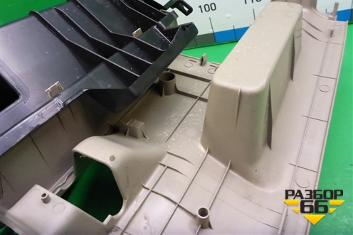 Ящик инструментальный (5863544010) для Toyota Isis c 2004-2018г (Исис)