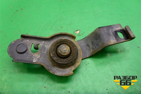 Кронштейн радиатора для Toyota Isis c 2004-2018г (Исис)