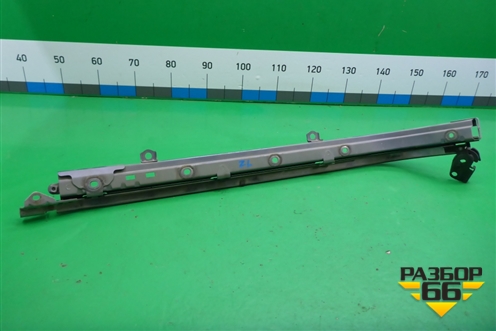 Направляющая двери сдвижной левой для Toyota Isis c 2004-2018г (Исис)