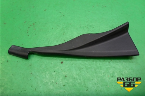 Накладка внутренняя для Toyota Isis c 2004-2018г (Исис)