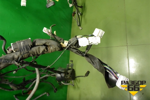 Проводка подкапотная для Toyota Isis c 2004-2018г (Исис)