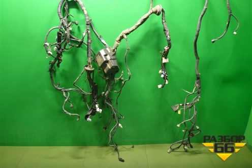 Проводка подкапотная для Toyota Isis c 2004-2018г (Исис)