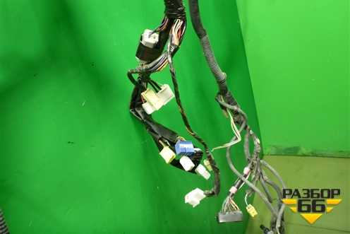 Проводка подкапотная для Toyota Isis c 2004-2018г (Исис)