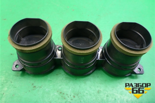 Дефлектор воздушный центральный (GJ6A64930) для Mazda Mazda 6 (GG) с 2002-2007г