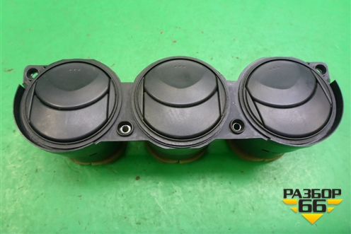 Дефлектор воздушный центральный (GJ6A64930) для Mazda Mazda 6 (GG) с 2002-2007г