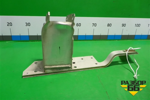 Кронштейн усилителя переднего бампера левый (51647294508) для BMW X5 F15 с 2013г (Х5 Ф15)